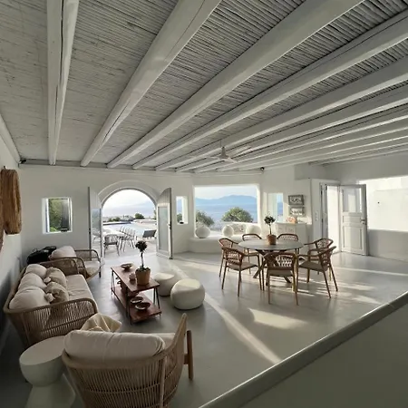 Amarone Willa Mykonos Town