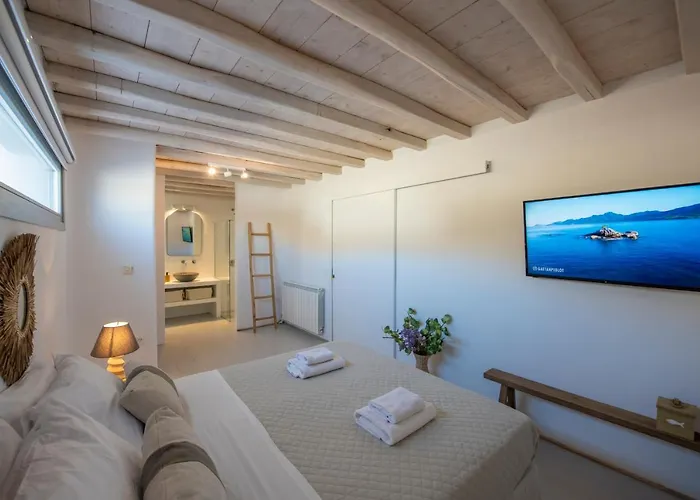 Amarone * Mykonos Town