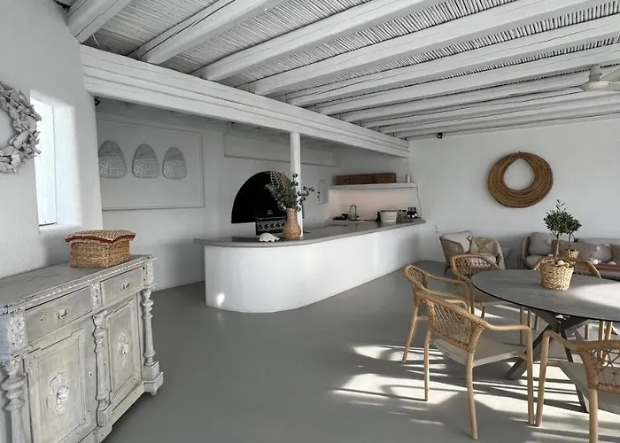 Amarone Mykonos Town